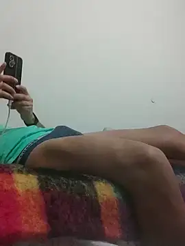 Snapshot of PepeCharlie27 chatting on 02/14/26, 11:01 PepeCharlie27 online show from 02/14/26, 11:01