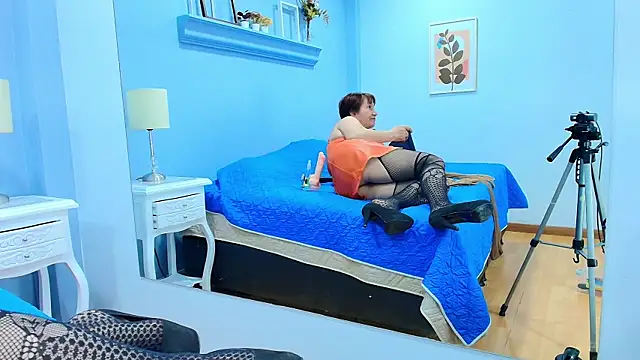 Snapshot of Savvanahh chatting on 02/19/25, 10:42 Savvanahh online show from 02/19/25, 10:42