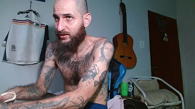 Snapshot of Tatted21xxx chatting on 06/25/26, 10:36 Tatted21xxx online show from 06/25/26, 10:36