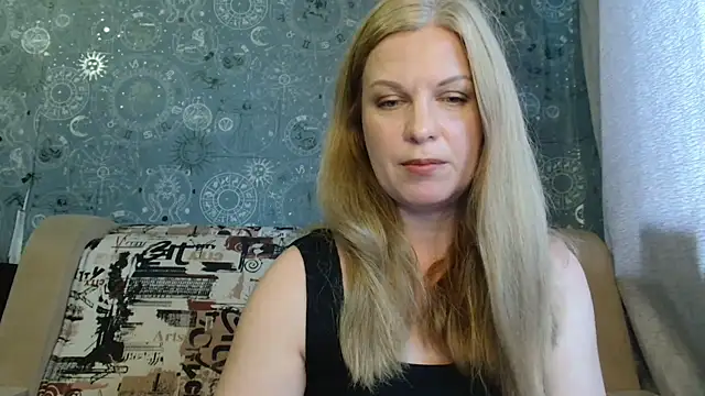 Snapshot of BlondeFox chatting on 06/11/26, 02:53 BlondeFox online show from 06/11/26, 02:53