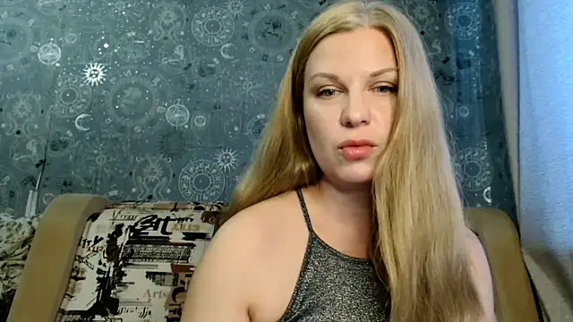 Snapshot of BlondeFox chatting on 06/18/26, 03:07 BlondeFox online show from 06/18/26, 03:07