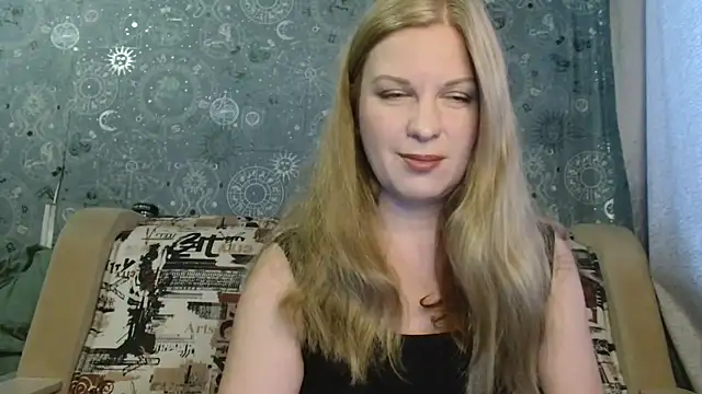 Snapshot of BlondeFox chatting on 07/13/26, 02:47 BlondeFox online show from 07/13/26, 02:47