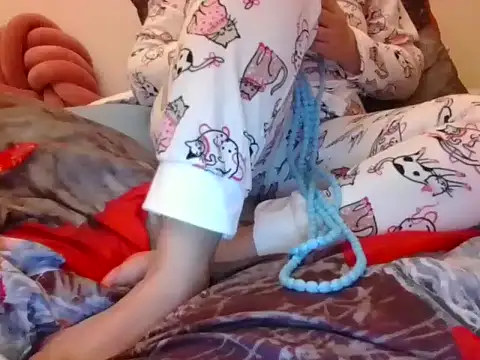 RealLittleRedRidingHood online show from 11/22/25, 03:55