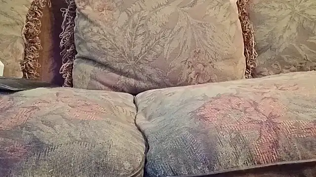 Snapshot of highstepper500 chatting on 11/10/25, 02:27 highstepper500 online show from 11/10/25, 02:27