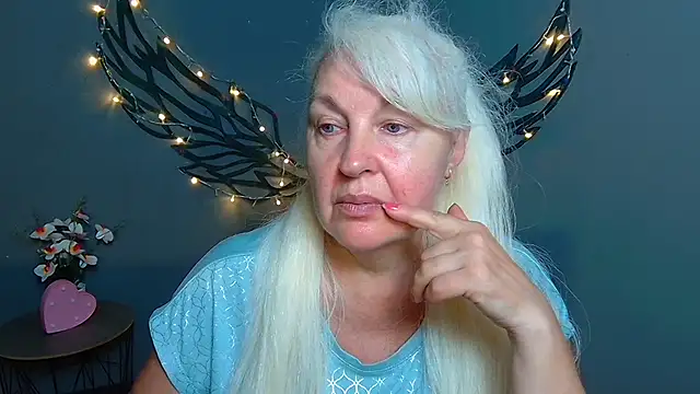 Snapshot of BlondyLeeBest chatting on 07/14/26, 06:57 BlondyLeeBest online show from 07/14/26, 06:57