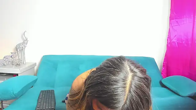 Victoria Jonness online show from 10/13/25, 05:57