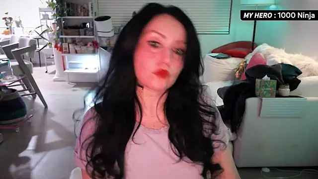 Snapshot of Vesaaa chatting on 11/29/25, 05:21 Vesaaa online show from 11/29/25, 05:21