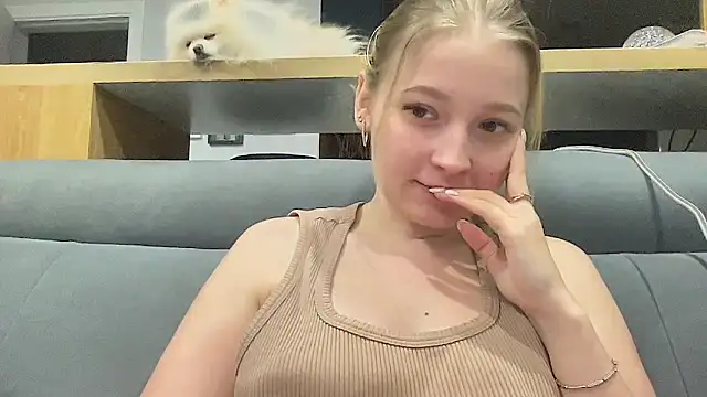 Snapshot of CharmingSarah chatting on 01/29/25, 05:56 CharmingSarah online show from 01/29/25, 05:56