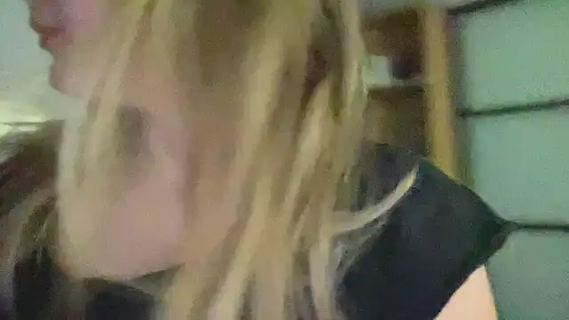 Snapshot of CharmingSarah chatting on 10/09/25, 04:16 CharmingSarah online show from 10/09/25, 04:16