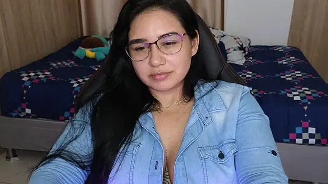 Snapshot of _anastasia chatting on 02/20/25, 12:41 anastasia online show from 02/20/25, 12:41