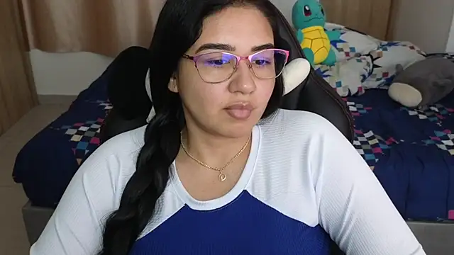 Snapshot of _anastasia chatting on 02/25/25, 10:39 anastasia online show from 02/25/25, 10:39
