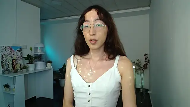 Snapshot of NicoleCortez chatting on 12/15/24, 09:31 NicoleCortez online show from 12/15/24, 09:31