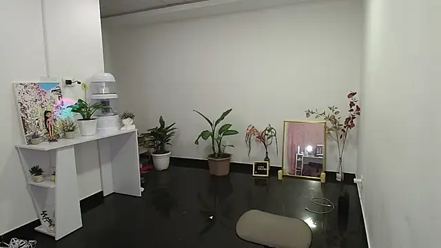 Snapshot of NicoleCortez chatting on 12/19/24, 04:34 NicoleCortez online show from 12/19/24, 04:34