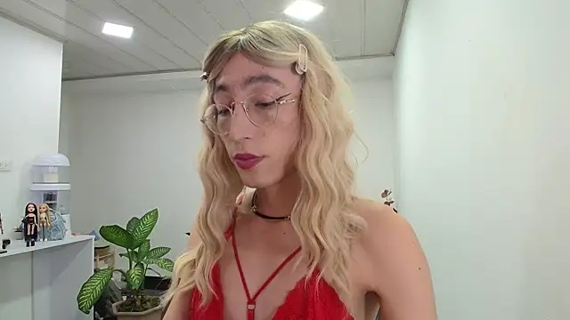 Snapshot of NicoleCortez chatting on 01/25/25, 11:43 NicoleCortez online show from 01/25/25, 11:43