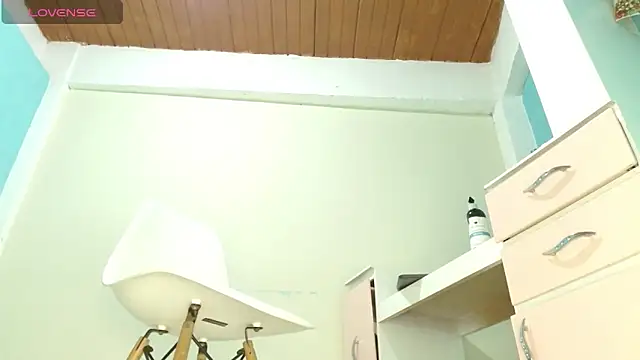 Snapshot of beatziedreams chatting on 01/19/25, 04:14 beatziedreams online show from 01/19/25, 04:14