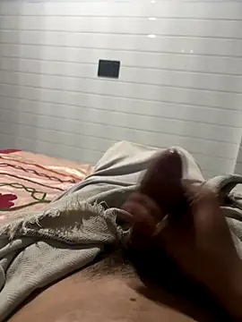 Snapshot of indianhardcore876 chatting on 10/15/25, 08:31 indianhardcore876 online show from 10/15/25, 08:31