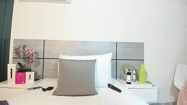 EmmaSmith2 online show from 03/19/26, 02:26