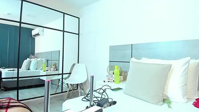 EmmaSmith2 online show from 04/02/26, 02:53