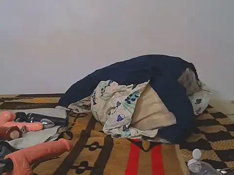 Snapshot of Cutteychiky chatting on 11/26/25, 08:21 Cutteychiky online show from 11/26/25, 08:21