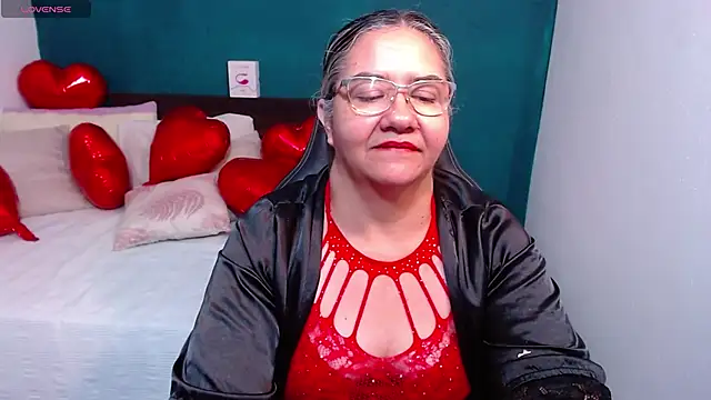 Snapshot of scaelettdubois chatting on 02/15/25, 03:42 scaelettdubois online show from 02/15/25, 03:42