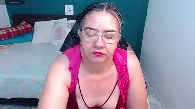 Snapshot of scaelettdubois chatting on 03/23/25, 03:54 scaelettdubois online show from 03/23/25, 03:54