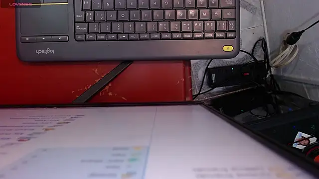 Snapshot of scaelettdubois chatting on 11/09/25, 01:15 scaelettdubois online show from 11/09/25, 01:15