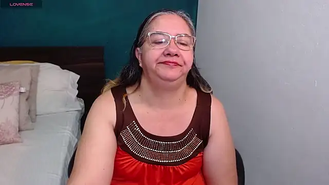 scaelettdubois online show from 12/21/25, 09:05