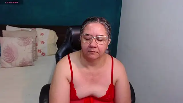 scaelettdubois online show from 06/14/26, 10:23