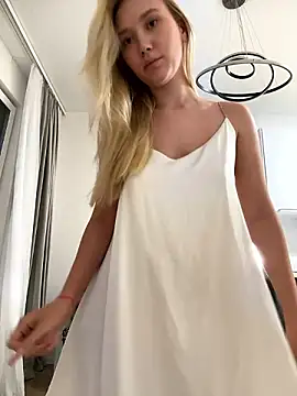 Snapshot of MariaTull chatting on 12/02/24, 05:04 MariaTull online show from 12/02/24, 05:04