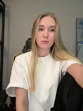 Snapshot of MariaTull chatting on 01/06/25, 07:02 MariaTull online show from 01/06/25, 07:02