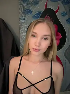 Snapshot of MariaTull chatting on 01/20/25, 06:21 MariaTull online show from 01/20/25, 06:21