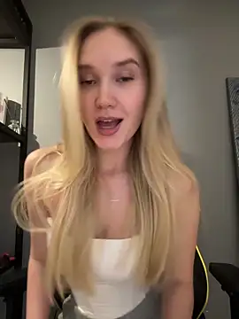 Snapshot of MariaTull chatting on 02/19/25, 03:49 MariaTull online show from 02/19/25, 03:49