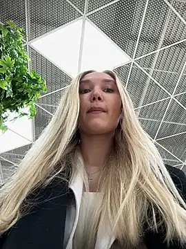 Snapshot of MariaTull chatting on 02/20/25, 01:08 MariaTull online show from 02/20/25, 01:08