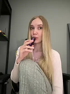 Snapshot of MariaTull chatting on 03/19/25, 06:55 MariaTull online show from 03/19/25, 06:55