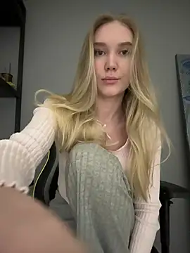 Snapshot of MariaTull chatting on 03/21/25, 02:28 MariaTull online show from 03/21/25, 02:28