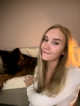 Snapshot of MariaTull chatting on 10/13/25, 05:24 MariaTull online show from 10/13/25, 05:24