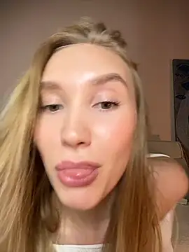 Snapshot of MariaTull chatting on 11/07/25, 02:50 MariaTull online show from 11/07/25, 02:50