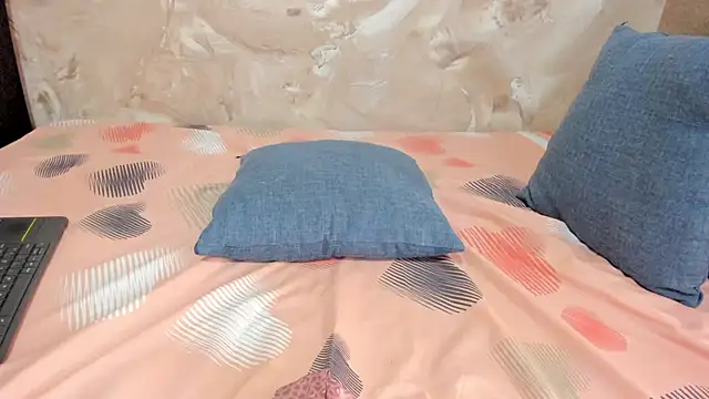 tiffanystonne online show from 02/01/25, 07:23