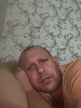 Snapshot of 1981-AZ chatting on 11/27/25, 08:16 1981-AZ online show from 11/27/25, 08:16