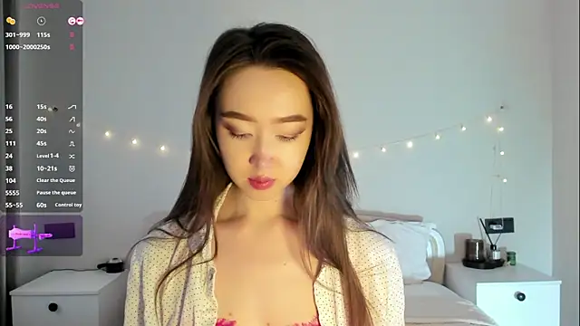  luna 022 online show from 10/20/25, 04:35