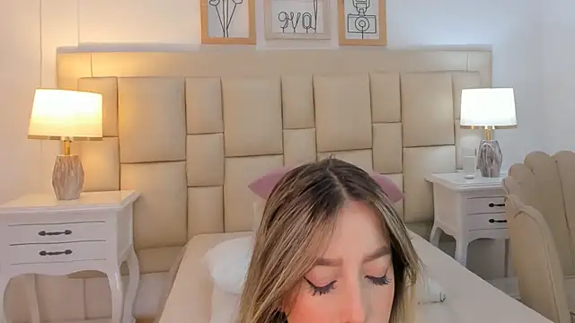 Meredit Lane online show from 12/11/24, 03:02