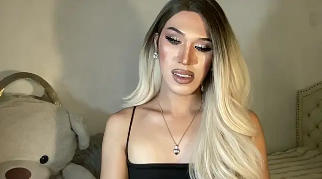 Ts glamxxxx online show from 02/13/25, 06:09