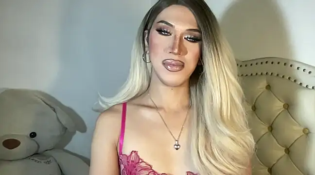 Ts glamxxxx online show from 02/18/25, 05:53