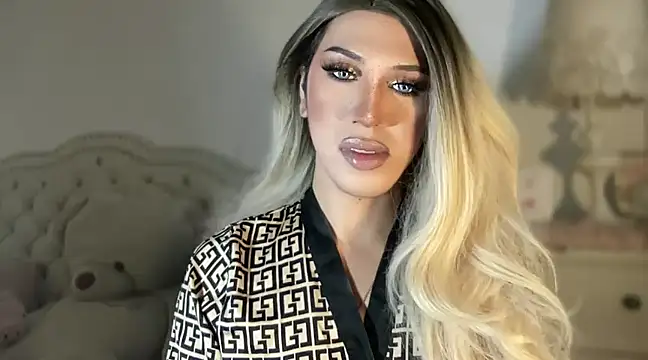 Ts glamxxxx online show from 03/05/25, 03:40