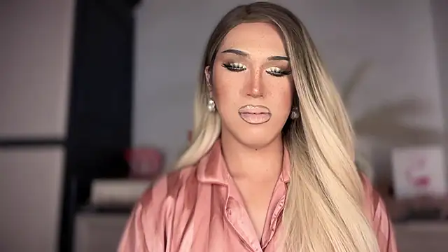 Snapshot of Ts_glamxxxx chatting on 01/07/26, 01:41 Ts glamxxxx online show from 01/07/26, 01:41