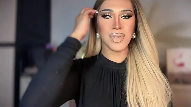 Snapshot of Ts_glamxxxx chatting on 01/12/26, 02:39 Ts glamxxxx online show from 01/12/26, 02:39