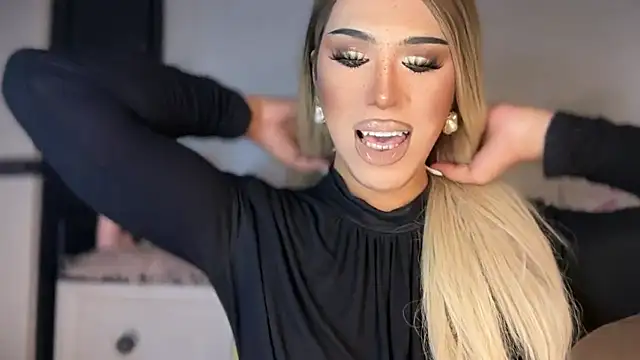 Snapshot of Ts_glamxxxx chatting on 01/16/26, 11:42 Ts glamxxxx online show from 01/16/26, 11:42