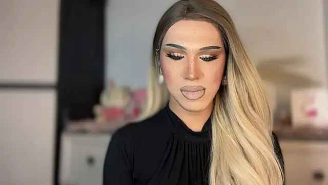 Snapshot of Ts_glamxxxx chatting on 02/13/26, 12:39 Ts glamxxxx online show from 02/13/26, 12:39