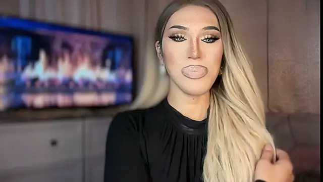 Ts glamxxxx online show from 04/08/26, 10:15