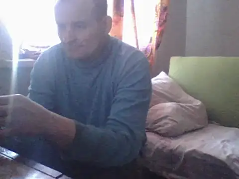 Snapshot of 185322 chatting on 02/28/25, 12:31 185322 online show from 02/28/25, 12:31